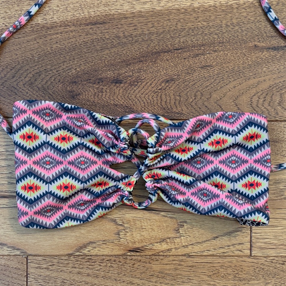 acacia swimwear Pink & Navy Geometric Strapless Ring Bikini Top